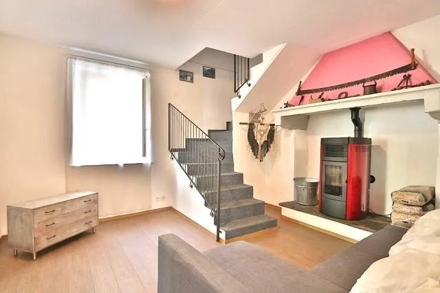 sonniger, charmanter 3 ½-Zimmer-Dorfhausteil   /   bel parte di cas...