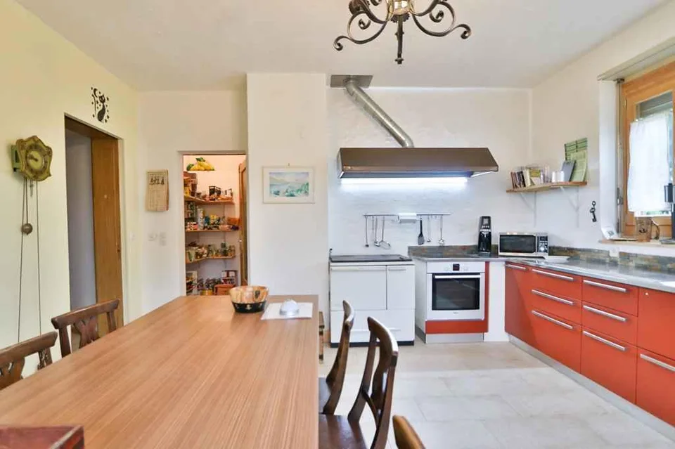 16-Zimmer-Tessinerhaus mit 4 Wohnungen mit Bauland und Aussicht / c... – Foto 9 von 21