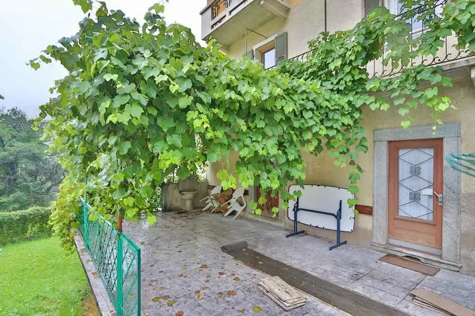 16-Zimmer-Tessinerhaus mit 4 Wohnungen mit Bauland und Aussicht / c... – Foto 20 von 21