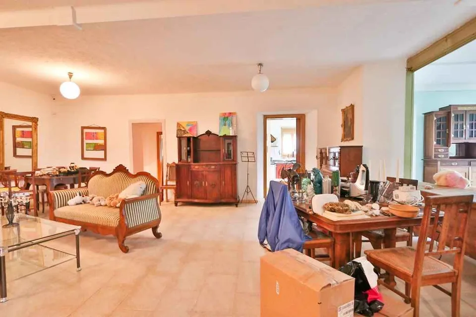16-Zimmer-Tessinerhaus mit 4 Wohnungen und Bauland und Aussicht / c... – Foto 8 von 21
