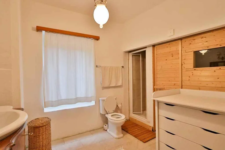 16-Zimmer-Tessinerhaus mit 4 Wohnungen und Bauland und Aussicht / c... – Foto 15 von 21
