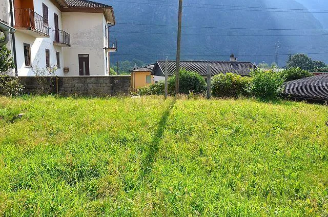 Mehrfamilienhaus mit Ausbaumöglichkeit und Garten/Casa plurifamilia... – Foto 23 von 30