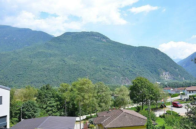 Terreno R2 per la casa unifamiliare di 368 m2 molto soleggiata, pan... – Foto 8 von 13