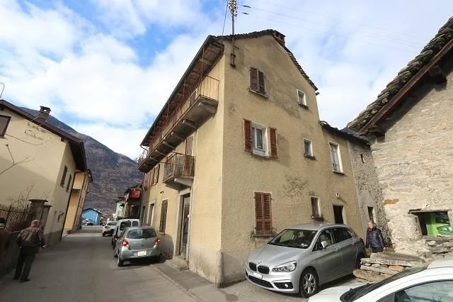 2-Familienhaus mit Rustico und Garten / casa plurifamiliare con rus... – Foto 18 von 20