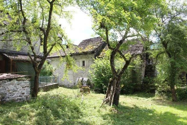 Tessinerhaus mit 6 Zimmern und Umschwung / casa ticinese con 6 loca... – Foto 15 von 16