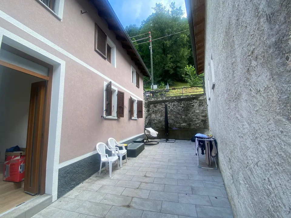 2 1/2.Zimmer-Wohnung an ruhiger, sonniger Aussichtslage / appartame... – Foto 10 von 17