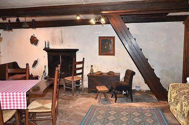 2 1/2-Zimmer-Rustico an sehr ruhiger, sonniger Aussichtslage / Rust...