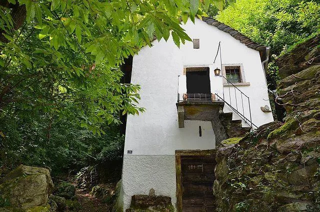 2 1/2-Zimmer-Rustico an sehr ruhiger, sonniger Aussichtslage / Rust...