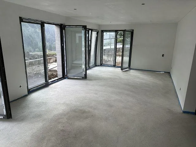 6 1/2-Zimmer-Neubau-Villa an ruhiger, sonniger Aussichtslage / vill... – Foto 12 von 23