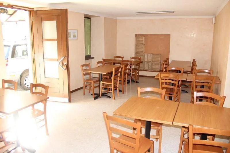 Restaurant mit 3-Zimmer-Wirtewohnung / ristorante con appartamento ...