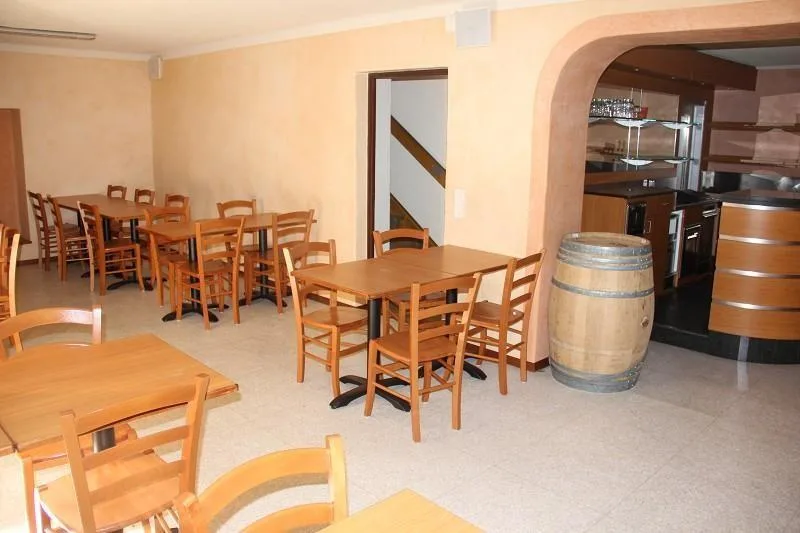 Restaurant mit 3-Zimmer-Wirtewohnung / ristorante con appartamento ...