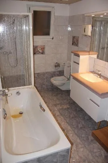 Restaurant mit 3-Zimmer-Wirtewohnung / ristorante con appartamento ... – Foto 10 von 15
