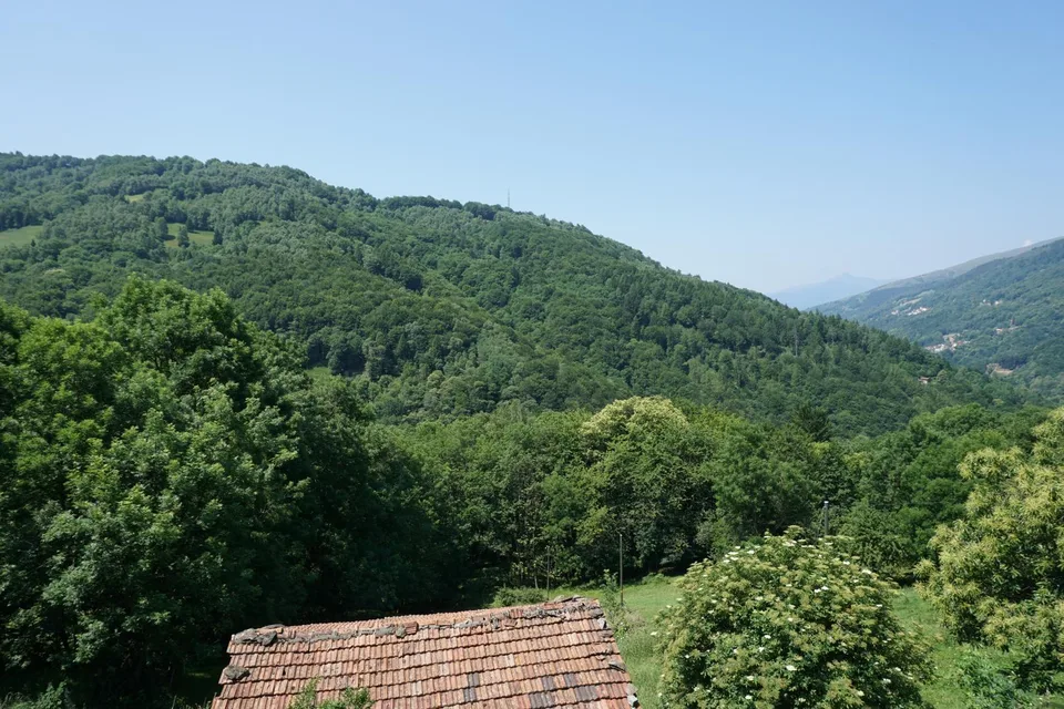 5 1/2-Zimmer-Dorfhaus an sehr ruhiger, sonniger Aussichslage / casa... – foto 9 di 17