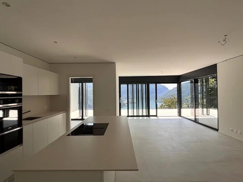 Vendesi  3.5 locali vista lago  - Carona
