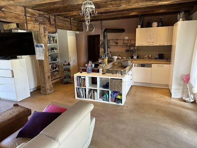 5 1/2-Zimmer-Landhaus mit grossem Umschwung / villa di 5 1/2 locali...
