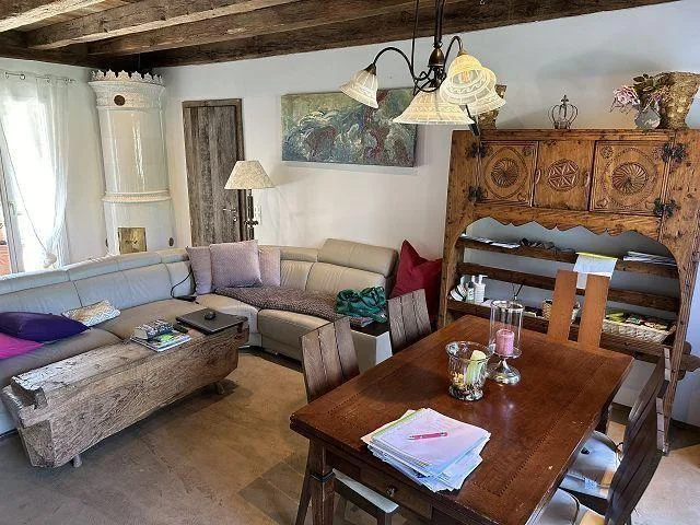 5 1/2-Zimmer-Landhaus mit grossem Umschwung / villa di 5 1/2 locali...