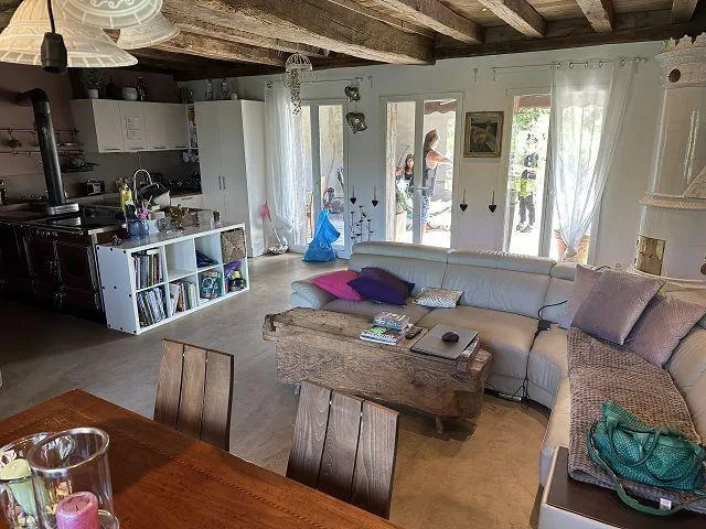 5 1/2-Zimmer-Landhaus mit grossem Umschwung / villa di 5 1/2 locali...