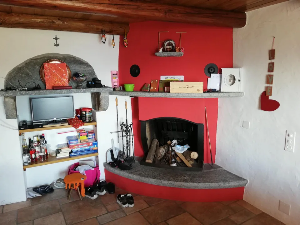 Zwei fantastische Rustici mit Land