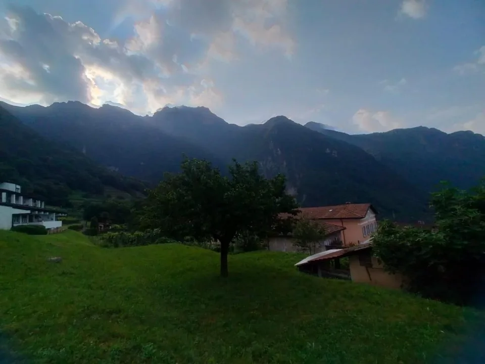 Bauland von 1822 m2 Fläche, sehr ruhige, sonnige Aussichtslage / te...