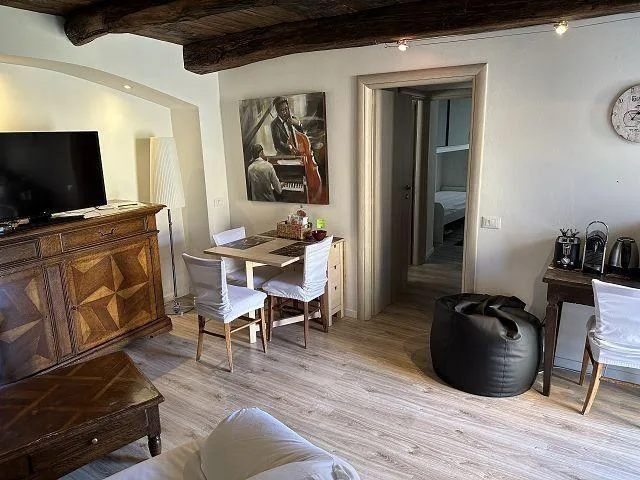 2-Familienhaus mit 3-Zimmer- und 2-Zimmer-Wohnungen an sehr ruhiger...
