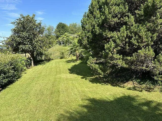 5 1/2-Zimmer-Villetta mit Garten und Baulandreserve an sehr ruhiger... – Foto 26 von 30
