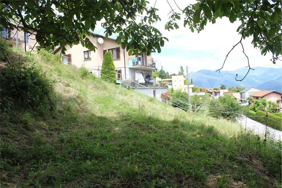 SUPER OFFERTA!! AMPIO TERRENO EDIFICABILE CON VISTA LAGO – Foto 6 von 13