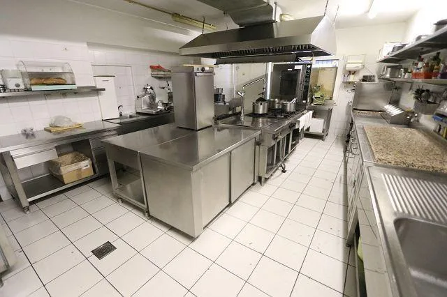 Hotel alle Botte mit grossem Saal, Eigentümerwohnung und Hotelzimme... – Foto 11 von 30
