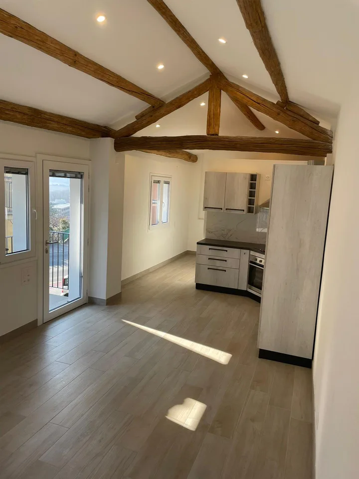 CASA BIFAMILIARE CON DUE MONOLOCALI – ID 21353