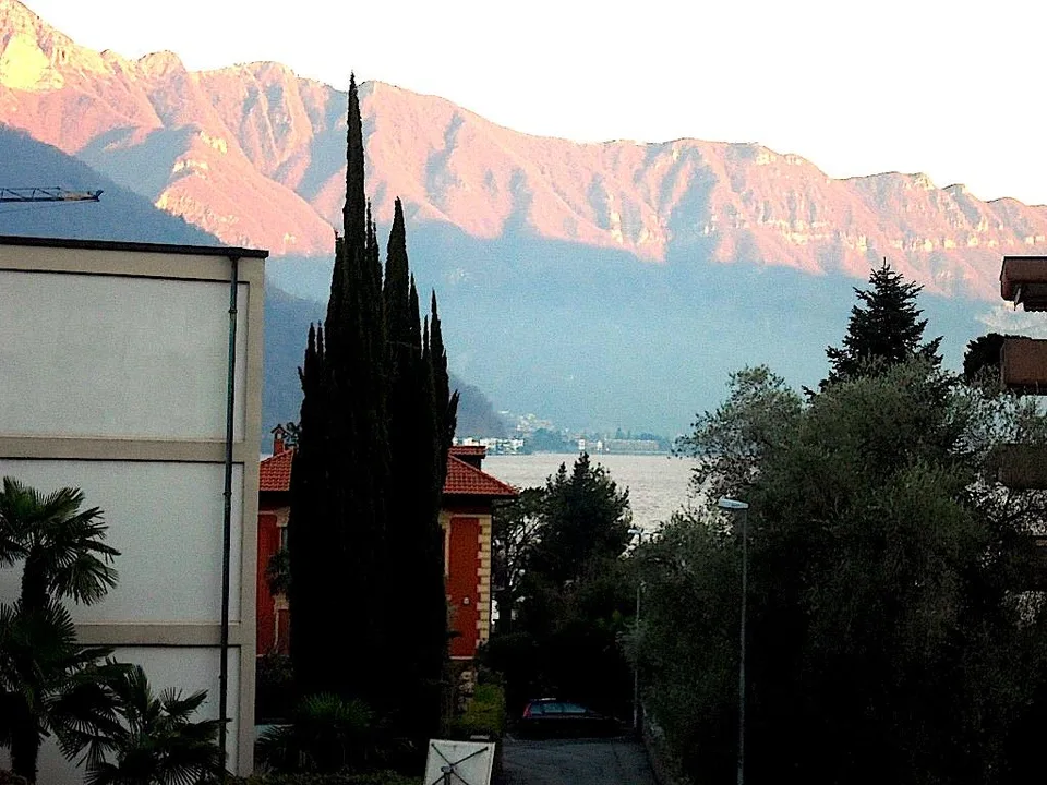 MONOLOCALE A MELIDE CON PARZIALE VISTA LAGO – ID 21070