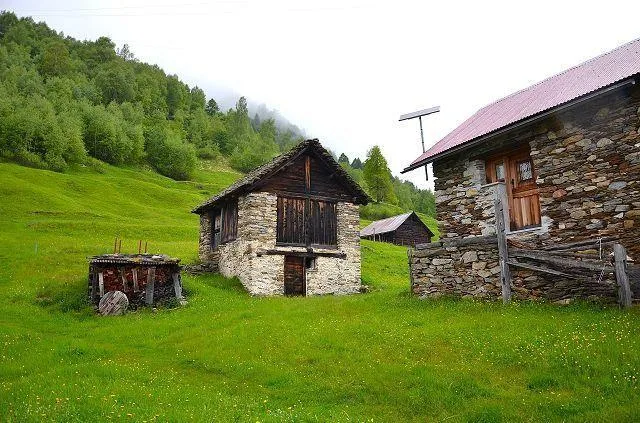 3-Zimmer-Bergrustico an sehr sonniger, ruhiger Aussichtslage / Casc... – Foto 14 von 26