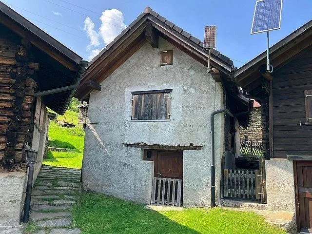 3-Zimmer-Bergrustico an sehr sonniger, ruhiger Aussichtslage / Casc...