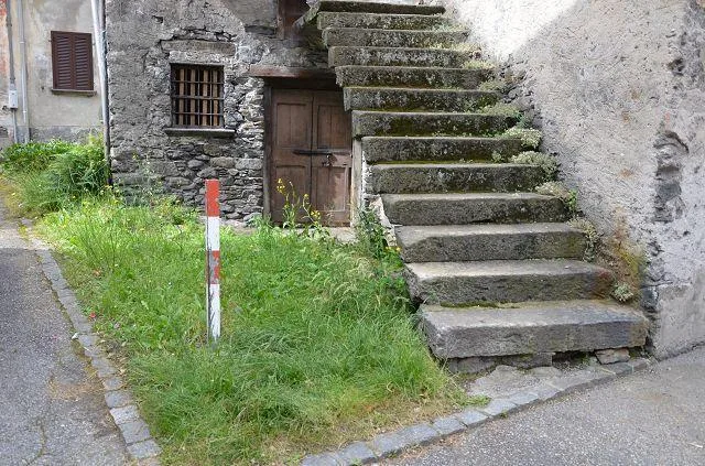 Grosser Stall im Dorfzentrum zum Ausbauen an zentraler, sonniger La... – Foto 23 von 29