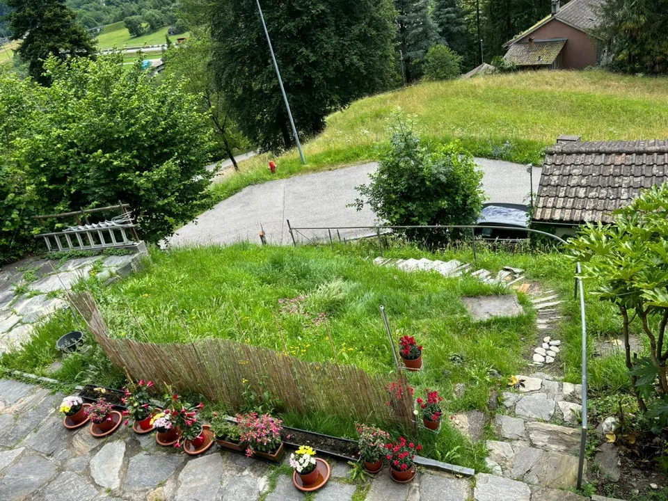 3 1/2-Zimmer-Haus mit Garten an sonniger Aussichtslage / casa con 3... – Foto 9 von 13