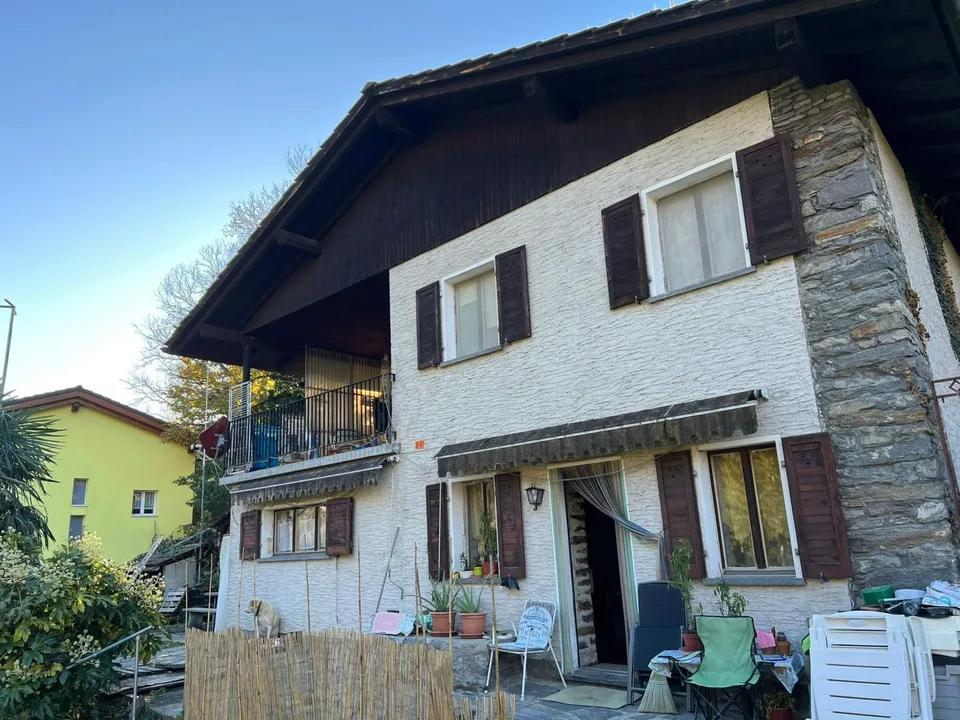 3 1/2-Zimmer-Haus mit Garten an sonniger Aussichtslage / casa con 3...