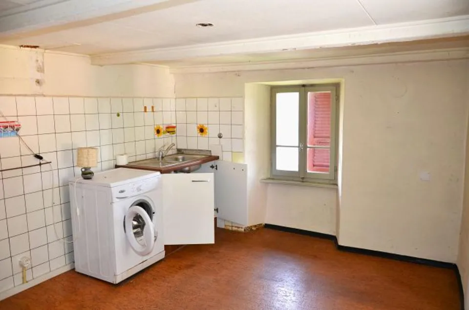 12-Zimmer-Tessinerhaus im Dorfkern zum Renovieren mit Garten / Casa... – Foto 9 von 30