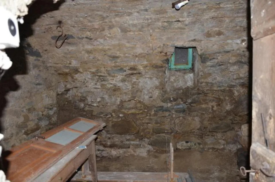 12-Zimmer-Tessinerhaus im Dorfkern zum Renovieren mit Garten / Casa... – Foto 16 von 30