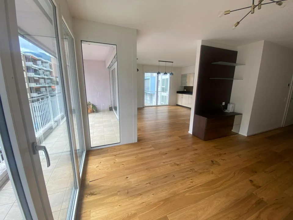 3 1/2-Zimmer-Wohnung im 4. OG / Appartemento di  3 1/2 Viganello ne...