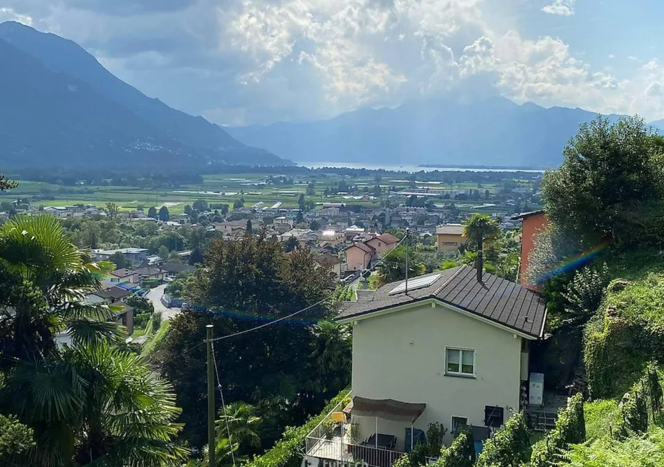 Baulandgrundstück von 364 m2 Zone R2 an sehr sonniger Lage mit Sees...