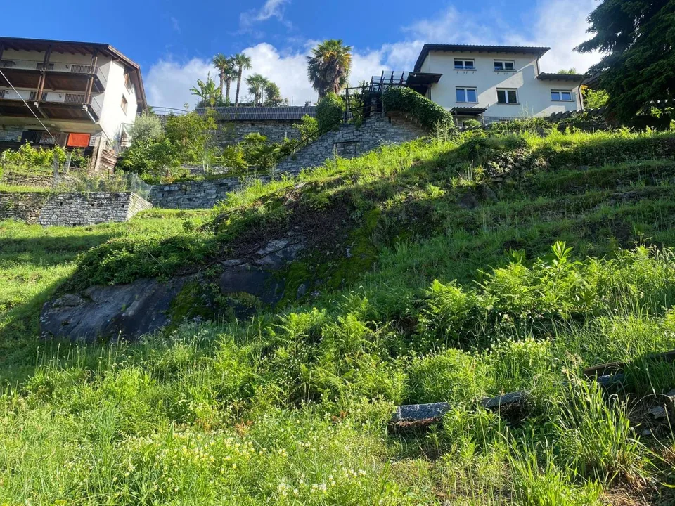 Baulandgrundstück von 364 m2 Zone R2 an sehr sonniger Lage mit Sees...