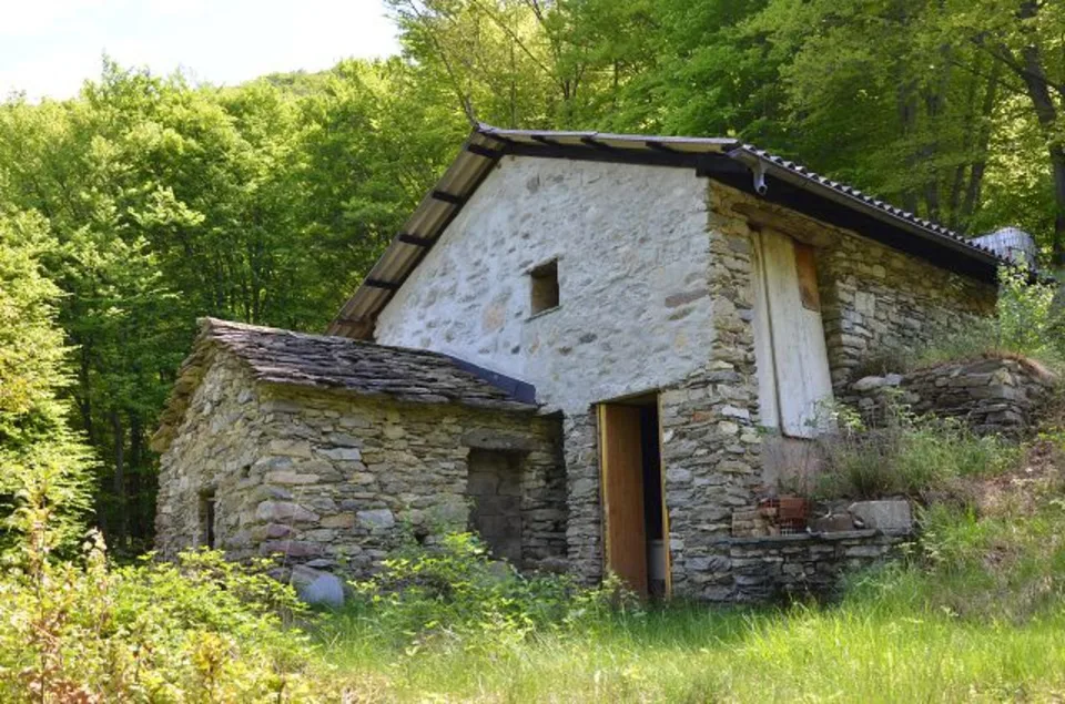 2-Zimmer Rustico in der Natur mit Umschwung / Bel rustcio di 2 loc....