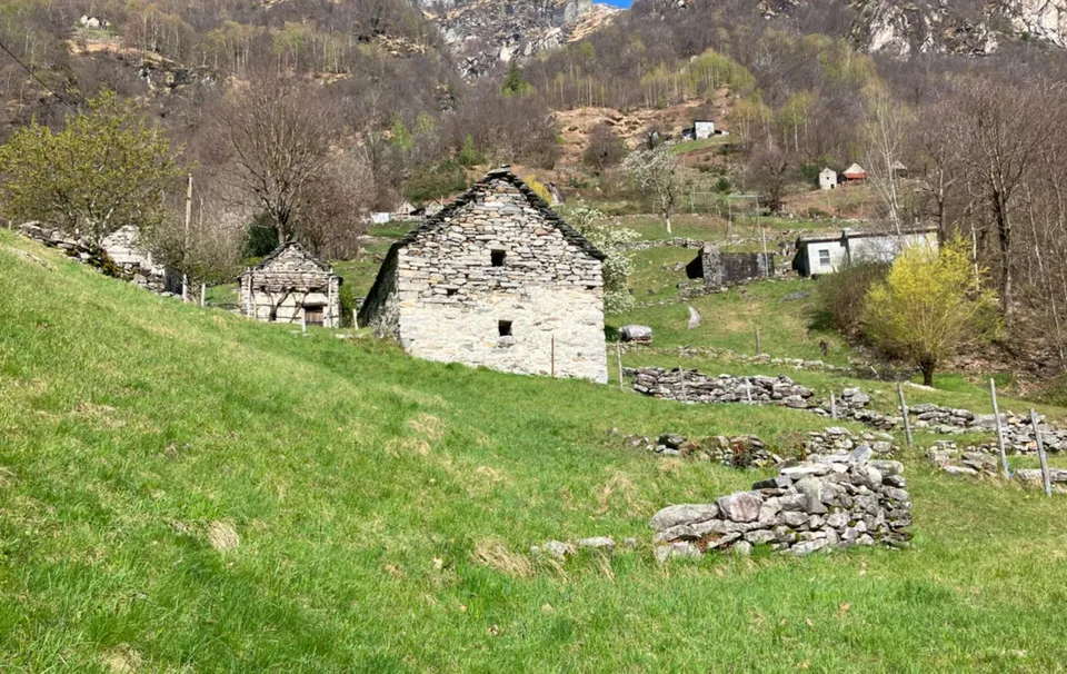 Rustico zum Ausbauen mit Wiese an sehr schöner Aussichtslage / rust...