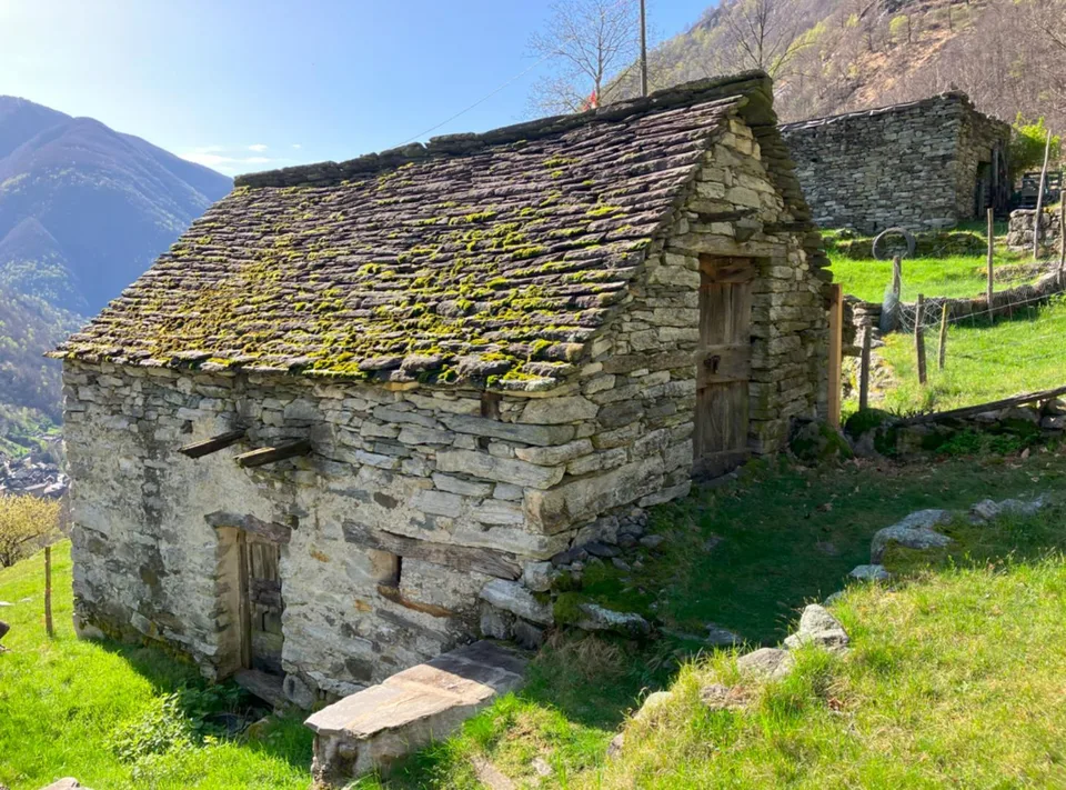 Rustico zum Ausbauen mit Wiese an sehr schöner Aussichtslage / rust...