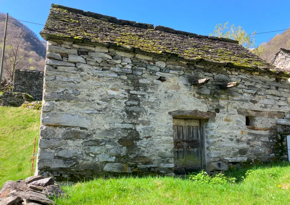Rustico zum Ausbauen mit Wiese an sehr schöner Aussichtslage / rust...