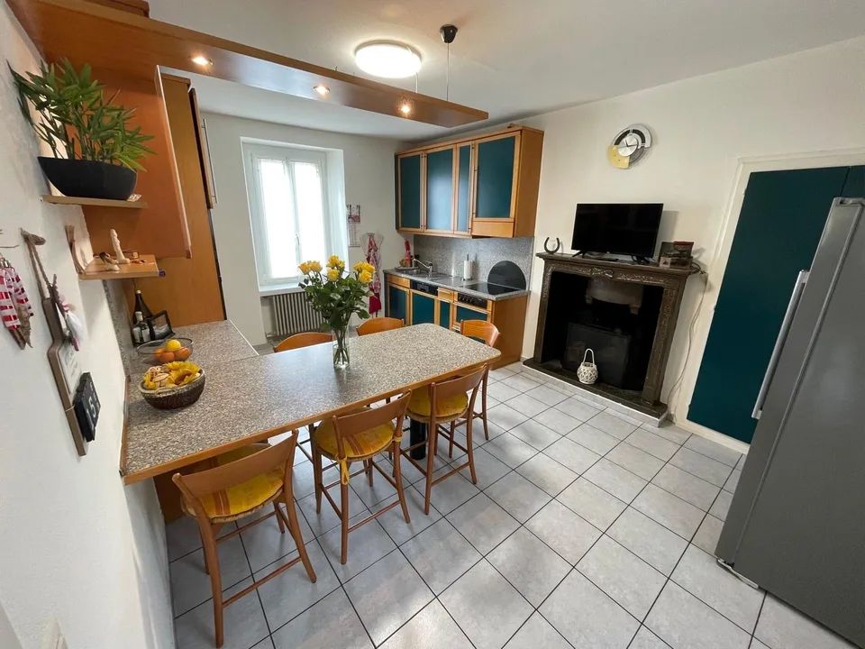 INTERESSANTE CASA 6.5 LOCALI CON GIARDINETTO
