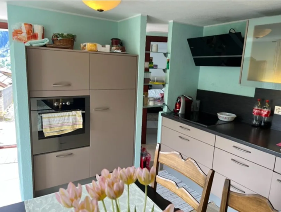 Schön renovierte 2.5 Zimmerwohnung sehr sonnige, ruhige Lage / Bel ...
