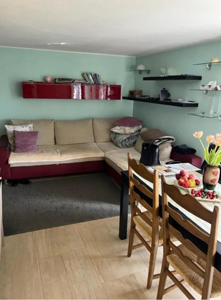 Schön renovierte 2.5 Zimmerwohnung sehr sonnige, ruhige Lage / Bel ...