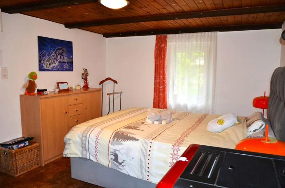 6 1/2 Zimmer-Einfamilienhaus mit grossem Umschwung an sehr ruhiger,... – Foto 13 von 30