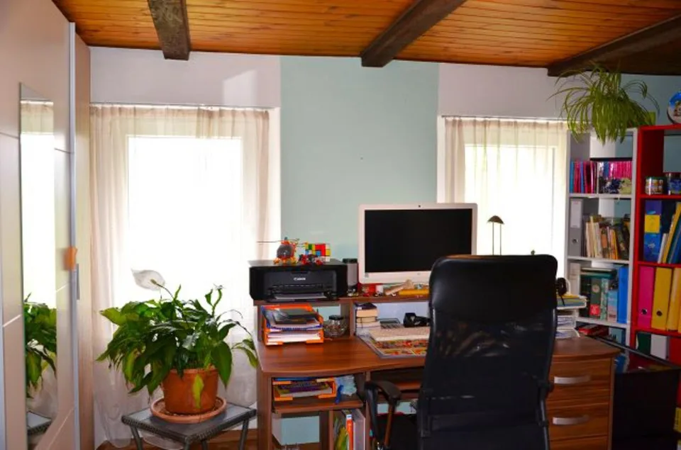 6 1/2 Zimmer-Einfamilienhaus mit grossem Umschwung an sehr ruhiger,... – Foto 10 von 30