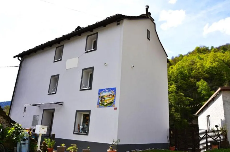 6 1/2 Zimmer-Einfamilienhaus mit grossem Umschwung an sehr ruhiger,...