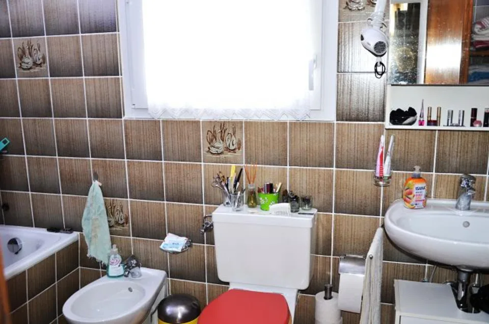 6 1/2 Zimmer-Einfamilienhaus mit grossem Umschwung an sehr ruhiger,... – Foto 22 von 30
